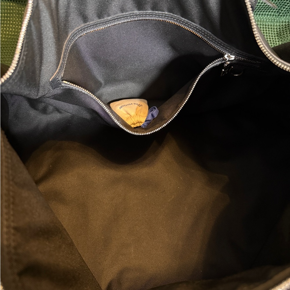 Luxury Louis Vuitton Black Monogram Duffel Bag - Picture 7 of 9